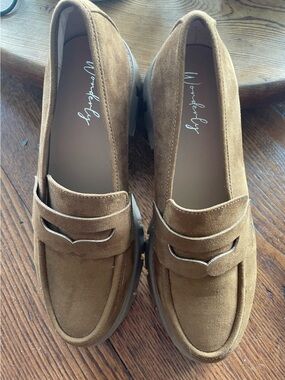 Wonderly Penny Loafers in Camel Brown-BRAND NEW-Size 7.5